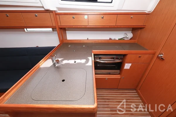 Bavaria 37 Cruiser - Yacht Charter Sailica
