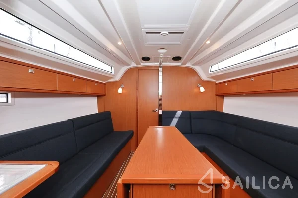 Bavaria 37 Cruiser - Yacht Charter Sailica