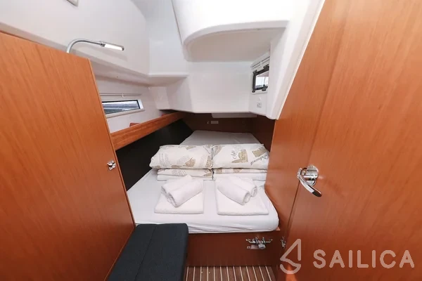 Bavaria 37 Cruiser - Yacht Charter Sailica