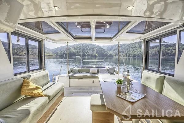 Bali 4.2 - Yacht Charter Sailica