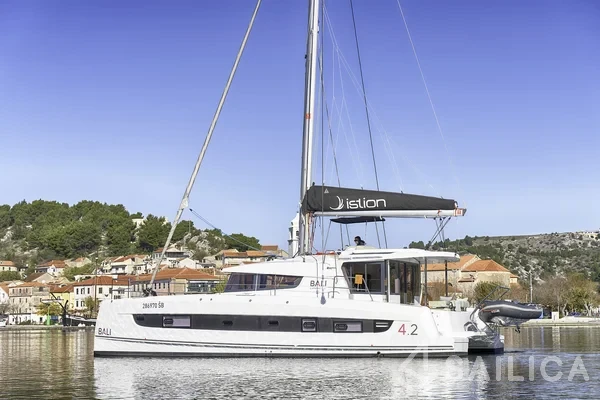 Bali 4.2 - Yacht Charter Sailica