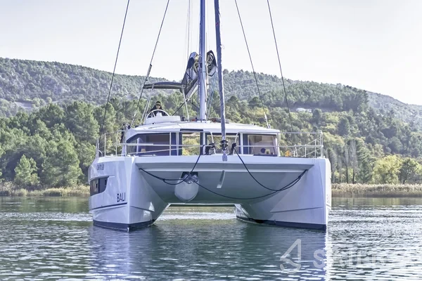 Bali 4.2 - Yacht Charter Sailica
