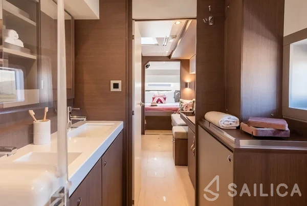 Bali 4.2 - Yacht Charter Sailica