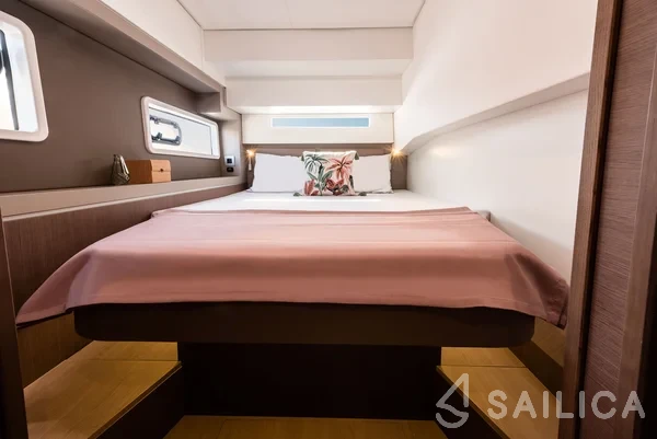 Bali 4.2 - Yacht Charter Sailica