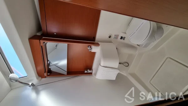 Oceanis 51.1 - Yacht Charter Sailica