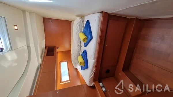 Oceanis 51.1 - Yacht Charter Sailica