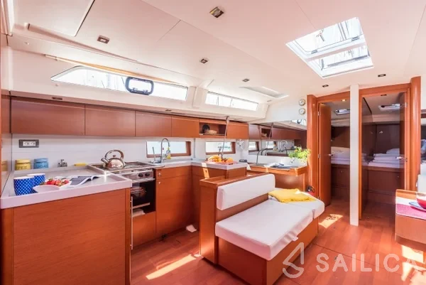 Oceanis 51.1 - Yacht Charter Sailica