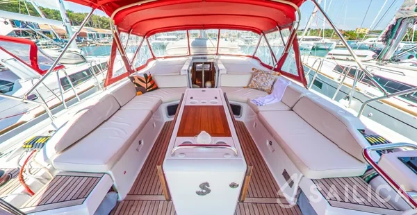 Oceanis 51.1 - Yacht Charter Sailica
