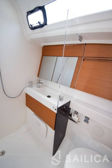 Sun Odyssey 410 - Yacht Charter Sailica