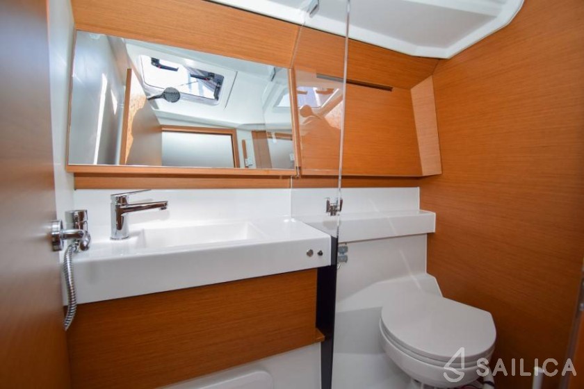 Sun Odyssey 410 - Yacht Charter Sailica