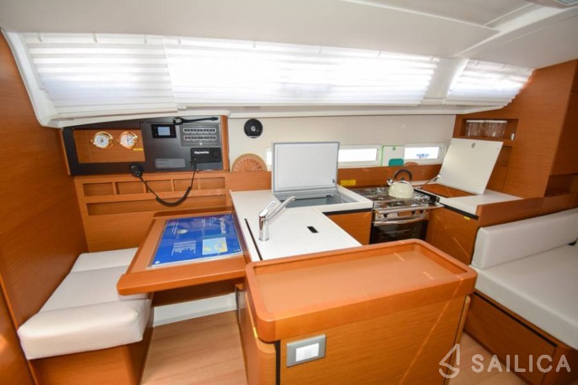 Sun Odyssey 410 - Yacht Charter Sailica