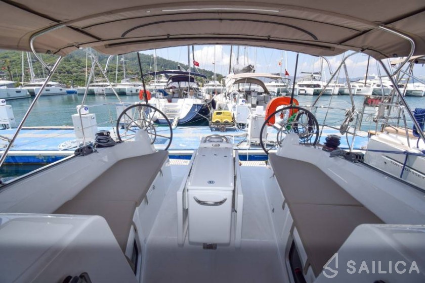Sun Odyssey 410 - Yacht Charter Sailica