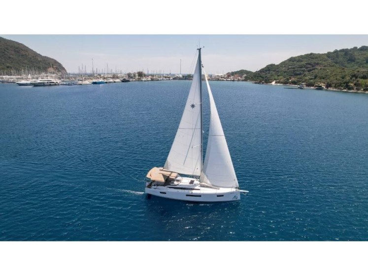 Sun Odyssey 410 - Yacht Charter Sailica
