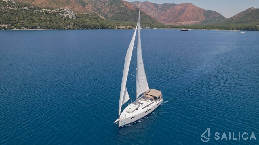 Sun Odyssey 410 - Yacht Charter Sailica