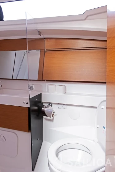 Sun Odyssey 410 - Yacht Charter Sailica