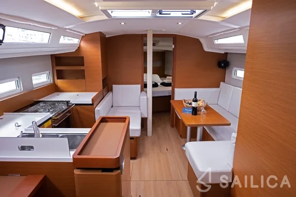 Sun Odyssey 410 - Yacht Charter Sailica