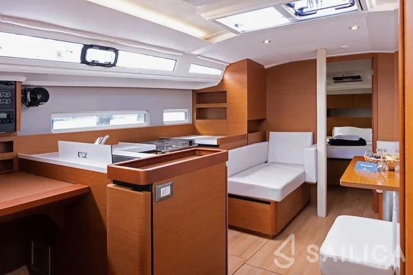 Sun Odyssey 410 - Yacht Charter Sailica