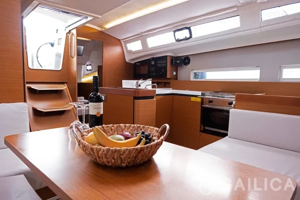 Sun Odyssey 410 - Yacht Charter Sailica