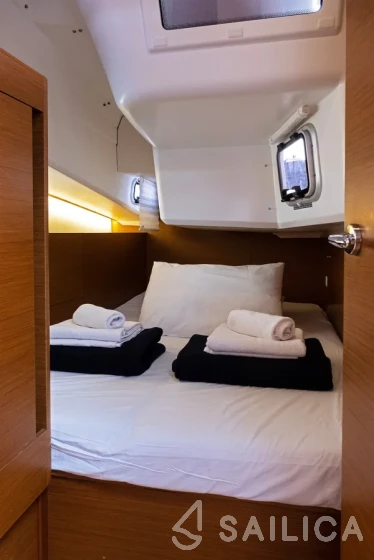 Sun Odyssey 410 - Yacht Charter Sailica