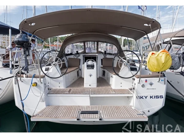 Sun Odyssey 410 - Yacht Charter Sailica
