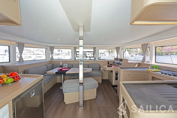 Lagoon 42 - Yacht Charter Sailica