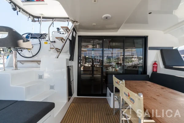Lagoon 42 - Yacht Charter Sailica