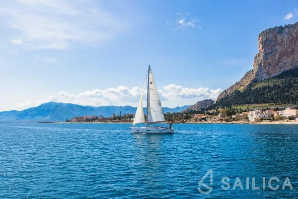 Dufour 430 - Yacht Charter Sailica