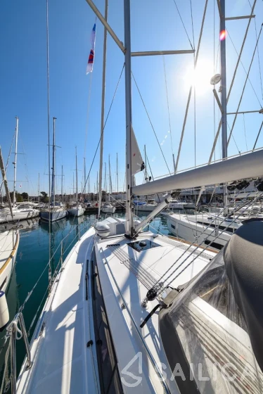 Bavaria C38 - Yacht Charter Sailica