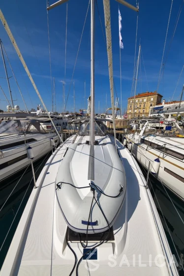 Bavaria C38 - Yacht Charter Sailica