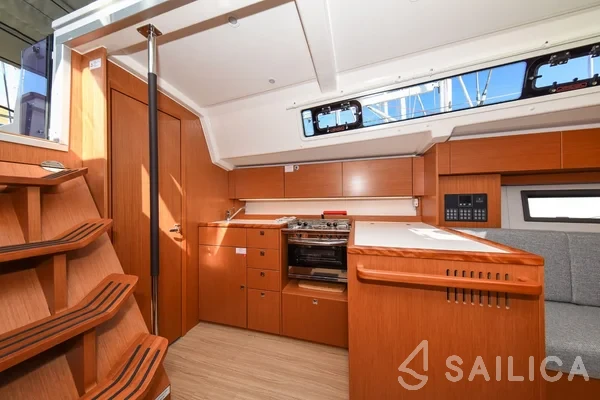 Bavaria C38 - Yacht Charter Sailica