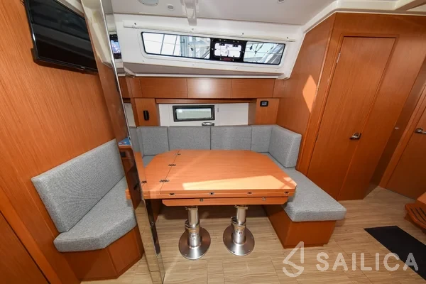 Bavaria C38 - Yacht Charter Sailica