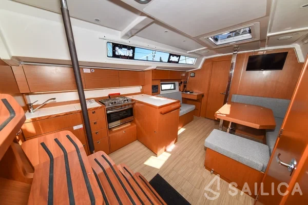 Bavaria C38 - Yacht Charter Sailica