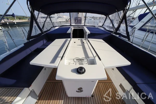 Oceanis 51.1 - Yacht Charter Sailica