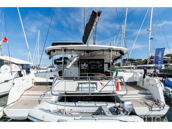 Lagoon 42 - Yacht Charter Sailica