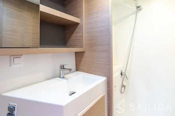 Lagoon 42 - Yacht Charter Sailica