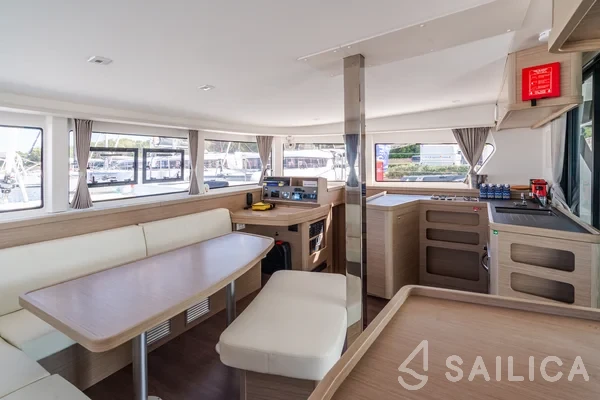 Lagoon 42 - Yacht Charter Sailica