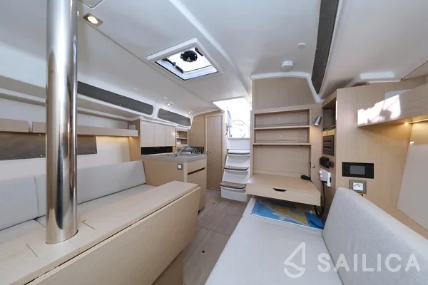 Oceanis 34.1 - Yacht Charter Sailica