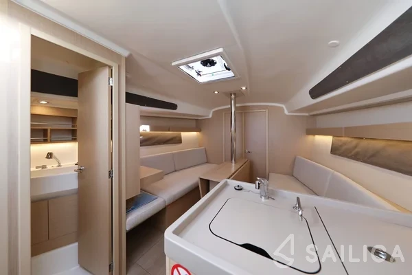 Oceanis 34.1 - Yacht Charter Sailica