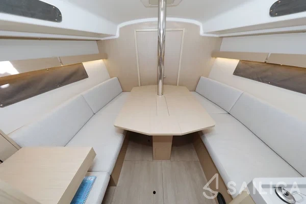 Oceanis 34.1 - Yacht Charter Sailica