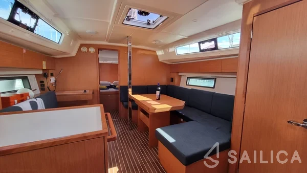 Bavaria C42 - Yacht Charter Sailica