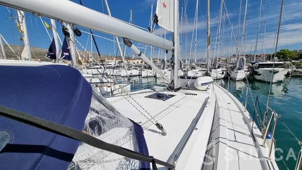Bavaria C42 - Yacht Charter Sailica