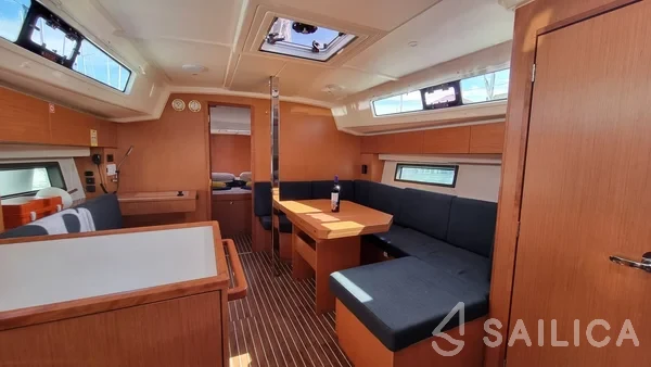 Bavaria C42 - Yacht Charter Sailica