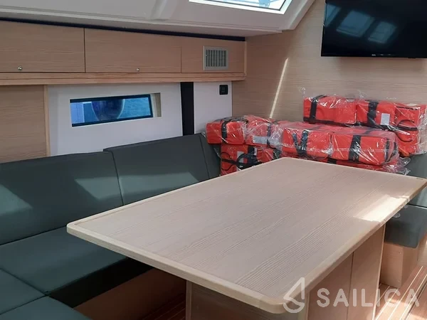 D&D Kufner 56 - Yacht Charter Sailica
