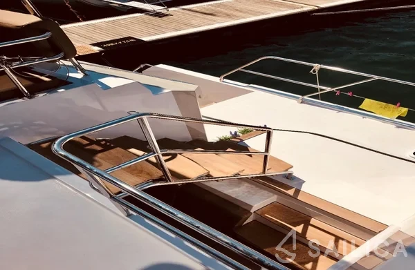 Nautitech 47 Power - Yacht Charter Sailica