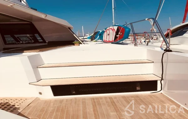 Nautitech 47 Power - Yacht Charter Sailica