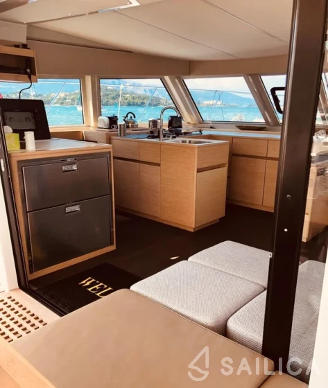 Nautitech 47 Power - Yacht Charter Sailica
