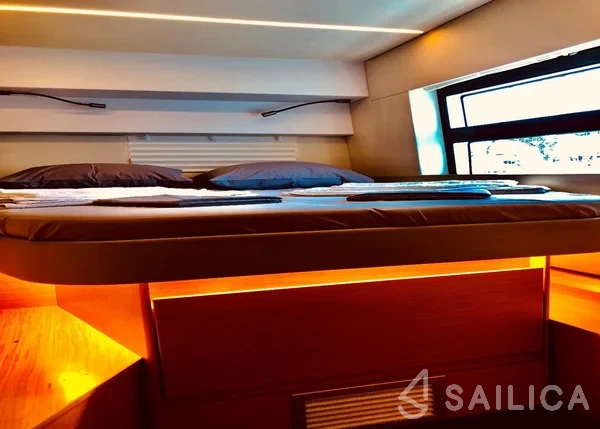 Nautitech 47 Power - Yacht Charter Sailica