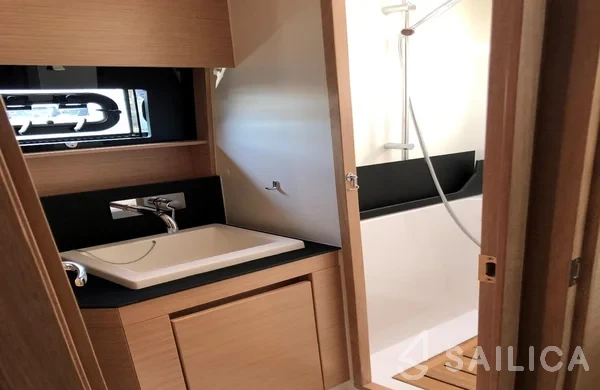 Nautitech 47 Power - Yacht Charter Sailica