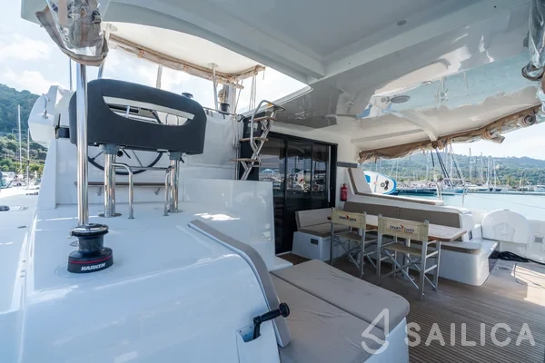 Lagoon 42 - Yacht Charter Sailica