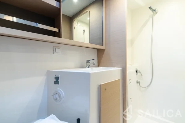Lagoon 42 - Yacht Charter Sailica